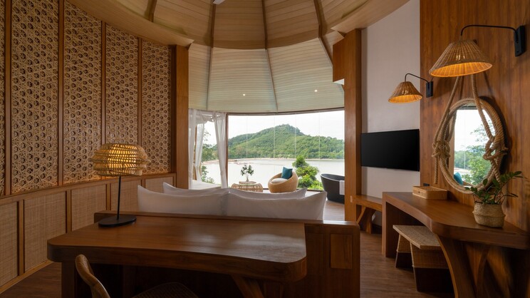 Sinae Phuket Luxury Hotel